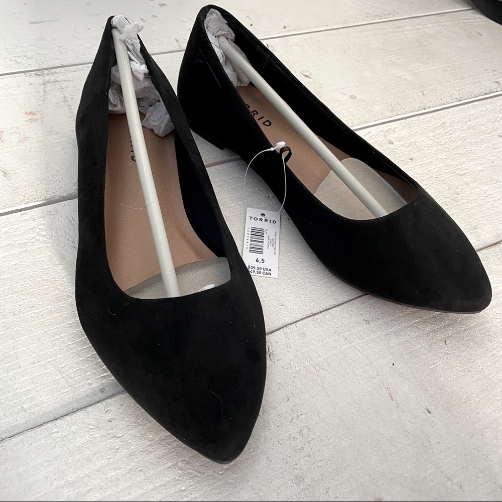 Torrid WIDE Pointed Black Flats, Brand New w/Tags